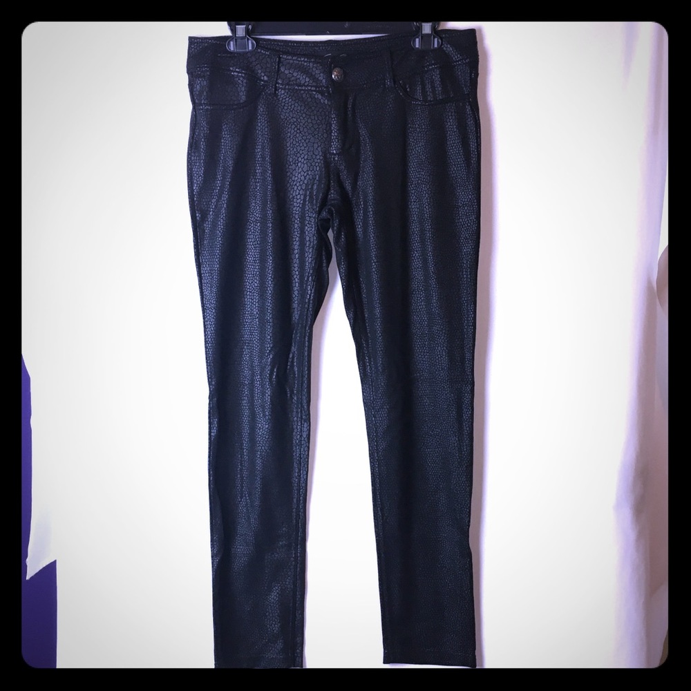 Seven7 Size 32x29 Skinny Pants
